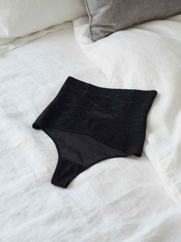 Elara Thong – Seamless Tummy-Control Thong